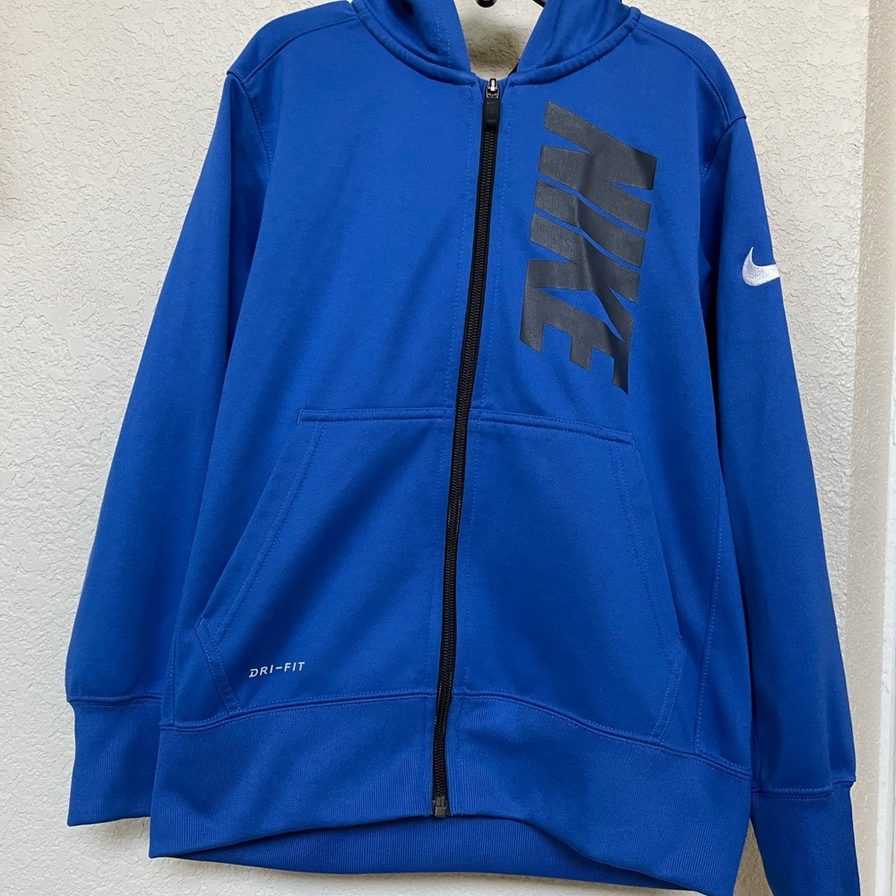 Nike Dri-fit zip sweatshirt with hoodie.